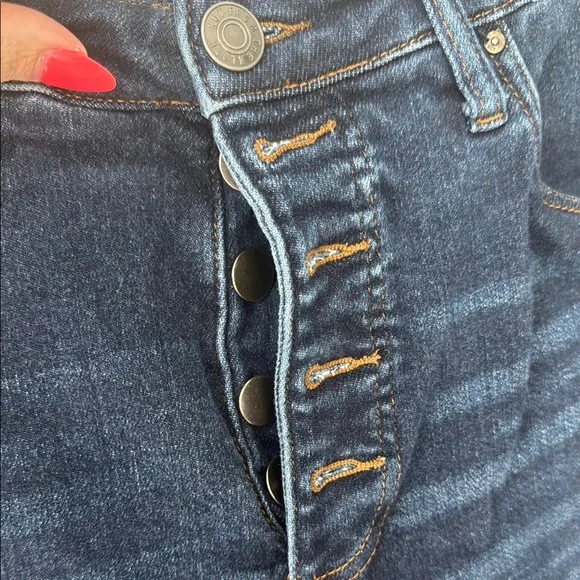 GUC Kut from the Kloth High-Waisted Black Ankle Cropped Fray Jeans - Picture 3 of 9